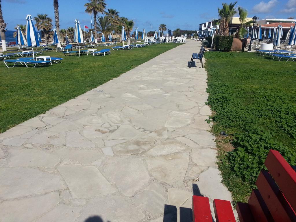 Faros Beach 파포스 외부 사진