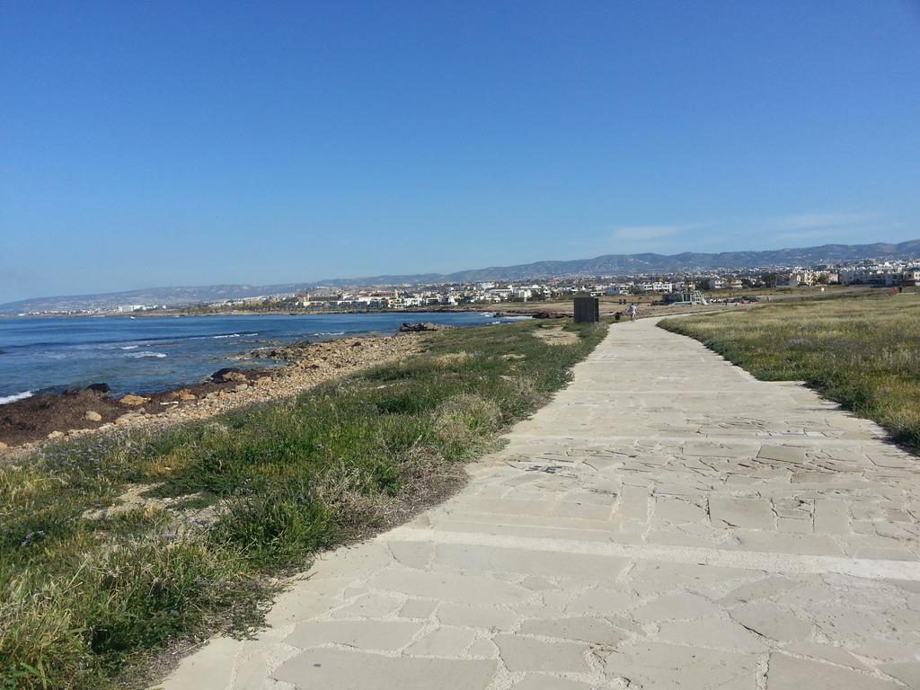 Faros Beach 파포스 외부 사진